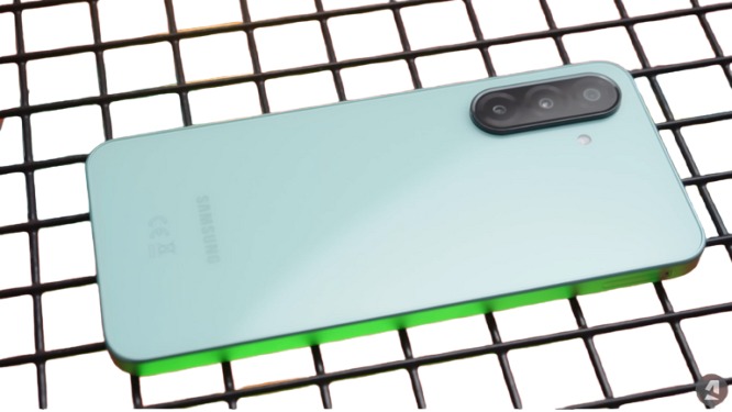 Samsung Galaxy A26 5G लॉन्च हो चुका है: जानें क्यों यह फोन मिड रेंज सेगमेंट में है बेस्ट